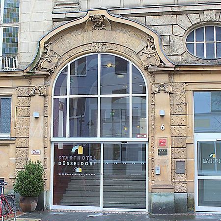 Stadthotel Duesseldorf Bagian luar foto