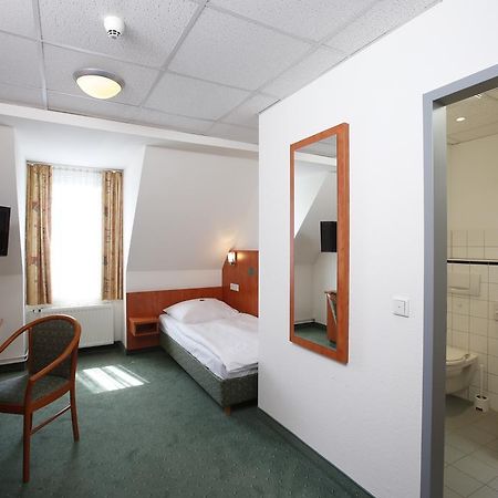 Stadthotel Duesseldorf Bagian luar foto