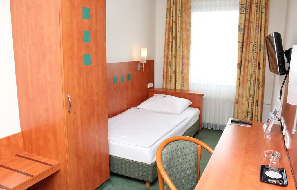 Stadthotel Duesseldorf Bagian luar foto