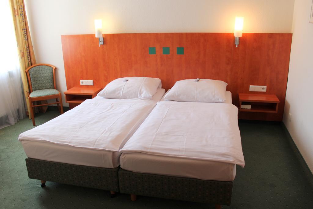 Stadthotel Duesseldorf Bagian luar foto