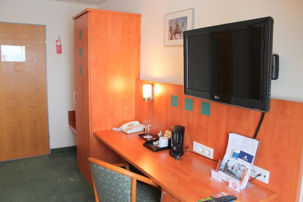 Stadthotel Duesseldorf Bagian luar foto