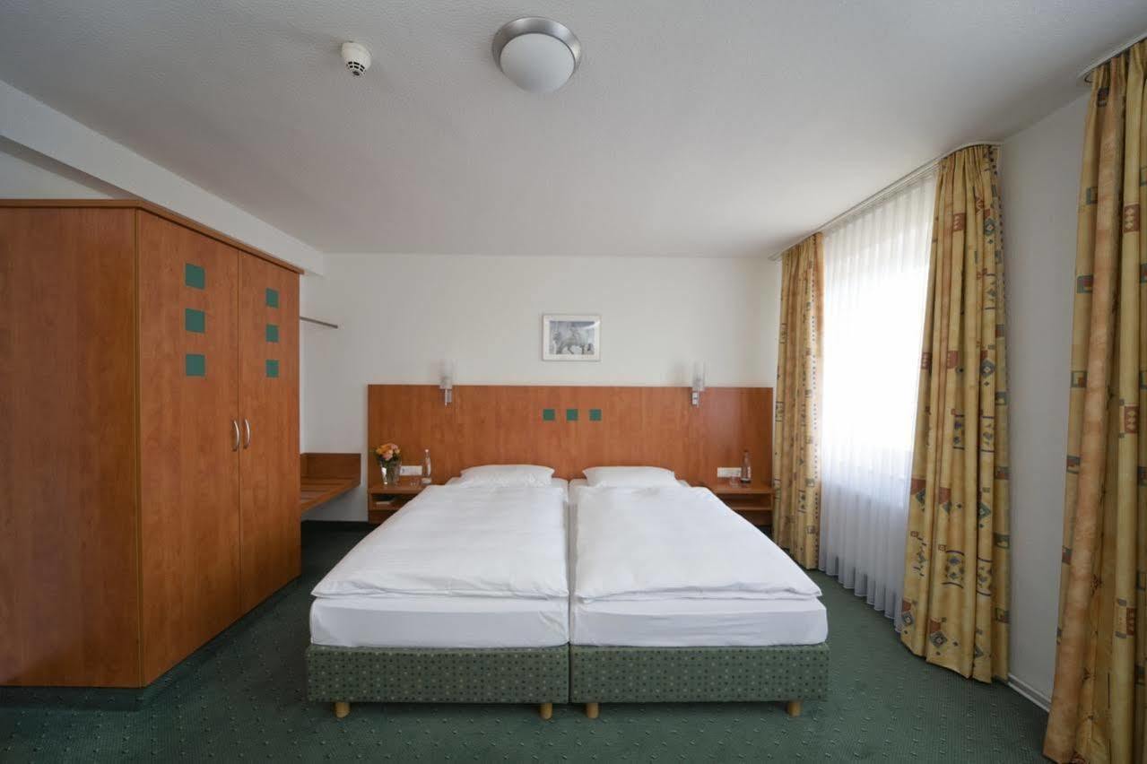 Stadthotel Duesseldorf Ruang foto